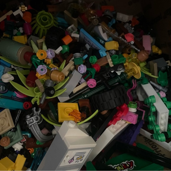 Lego Small‎ Pieces and Plants 1 1/2 Pounds - Picture 4 of 4